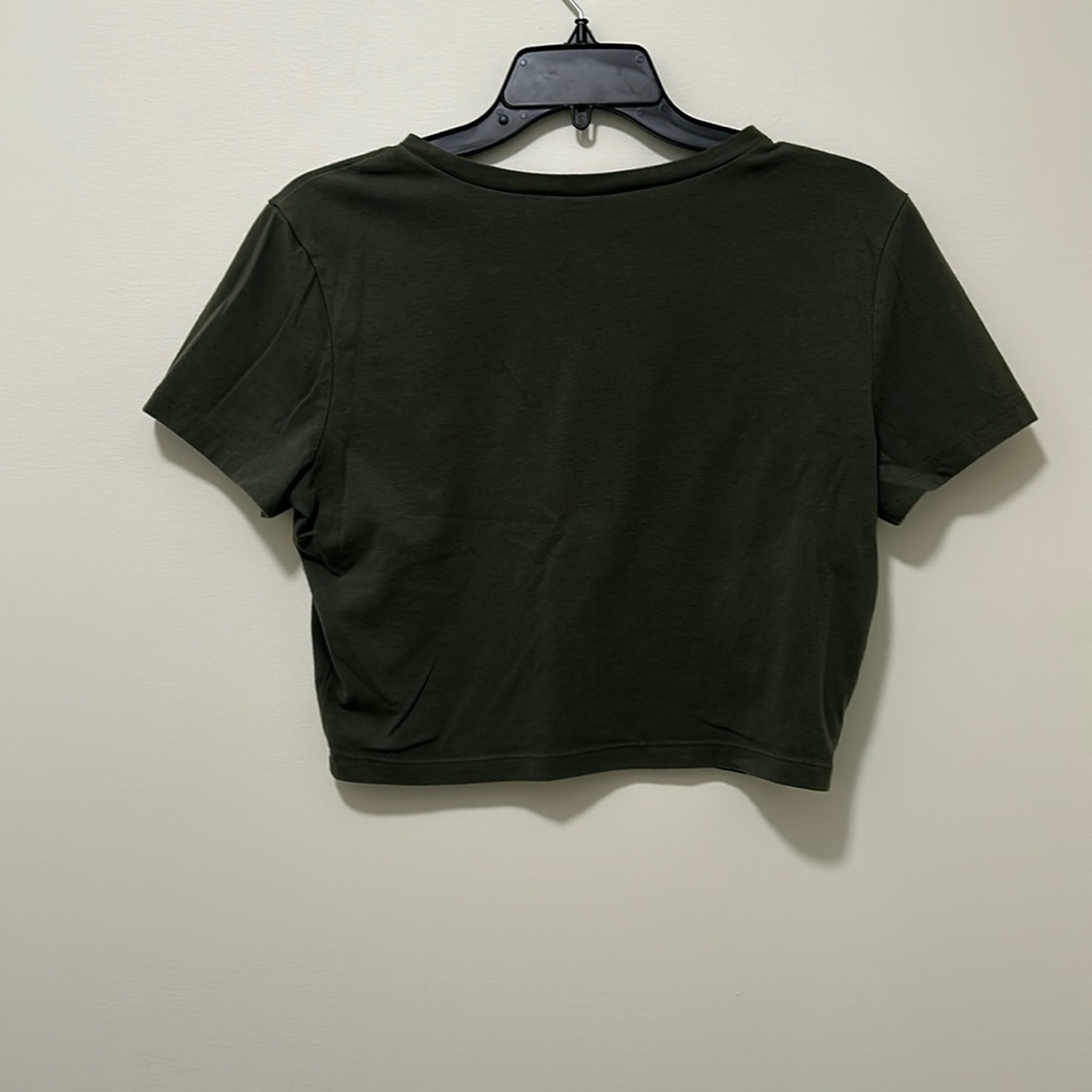 olive green crop top in the size xl! - Picture 3 of 4